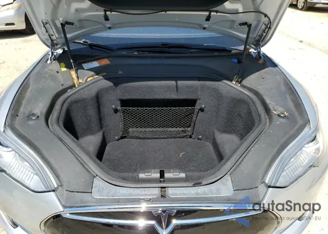 2012 Tesla Model S z USA, uszkodzony, nr VIN 5YJSA1DP4CFS00811